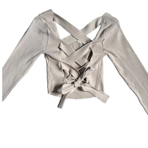 LE LIS TAN LONG SLEEVE LACE UP OPEN BACK CROPPED TOP WITH SQUARE NECK SIZE SMALL - Picture 2 of 10